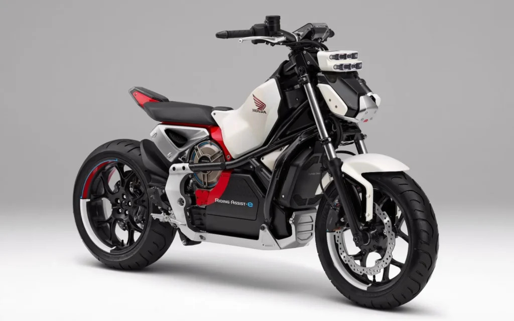 honda-introduces-riding-assist-e-self-balancing-electric-motorcycle-1024x640_1_11zon