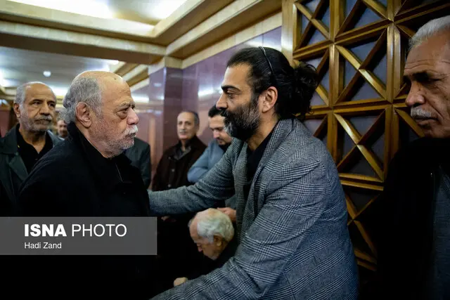 تصاویر؛ حضور هنرمندان در مجلس یادبود هادی مرزبان