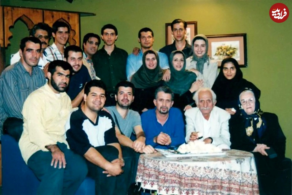 عکس؛ سفر در زمان؛ «غلام، مهتاج و مهرتاش» در پشت صحنه سریال زیر آسمان شهر؛ سال 80 عکس؛ سفر در زمان؛ «غلام، مهتاج و مهرتاش» در پشت صحنه سریال زیر آسمان شهر؛ سال 80
