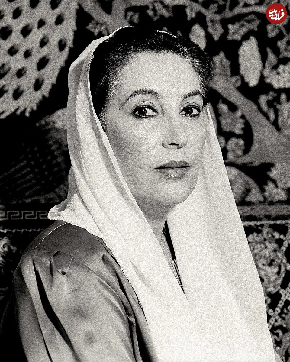 Oliver_Mark_-_Benazir_Bhutto__Dubai_2006_(cropped)