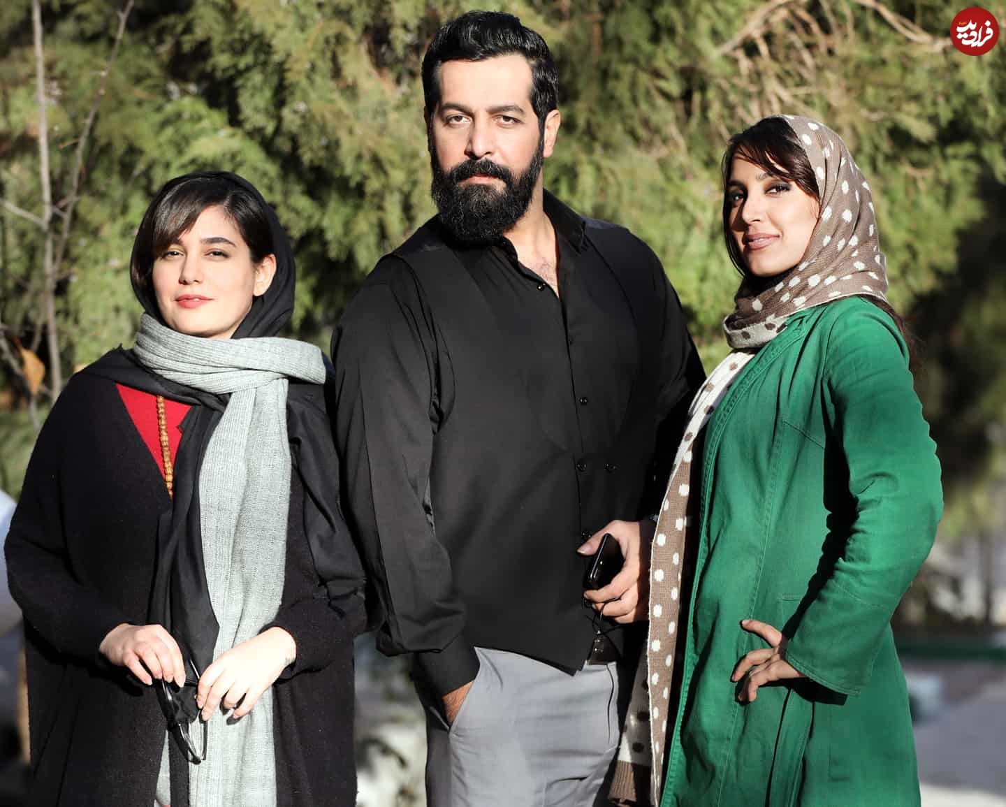 عکس| سفر در زمان؛ «الناز، پرستو و مرتضی خوشنام» در پشت صحنه سریال بچه مهندس 3؛ سال 99 عکس| سفر در زمان؛ «الناز، پرستو و مرتضی خوشنام» در پشت صحنه سریال بچه مهندس 3؛ سال 99