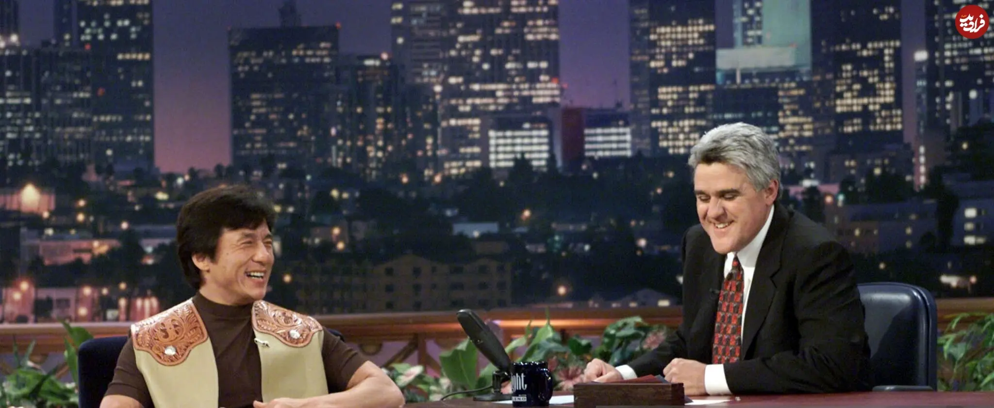 عکس| سفر در زمان؛ «جکی چان» در 46 سالگی و در حال مصاحبه با جی لنو؛ سال 1379