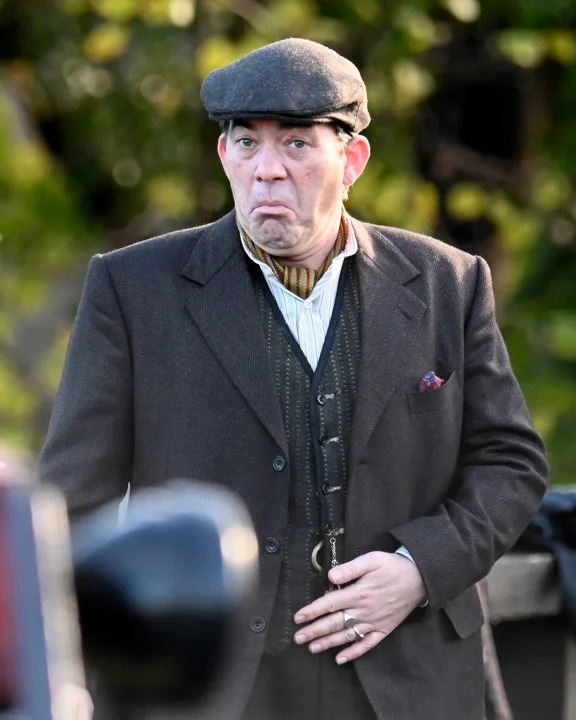 peaky-blinders-new-filming-pictures-wales-dec-1-5-jpg-576x720_11zon