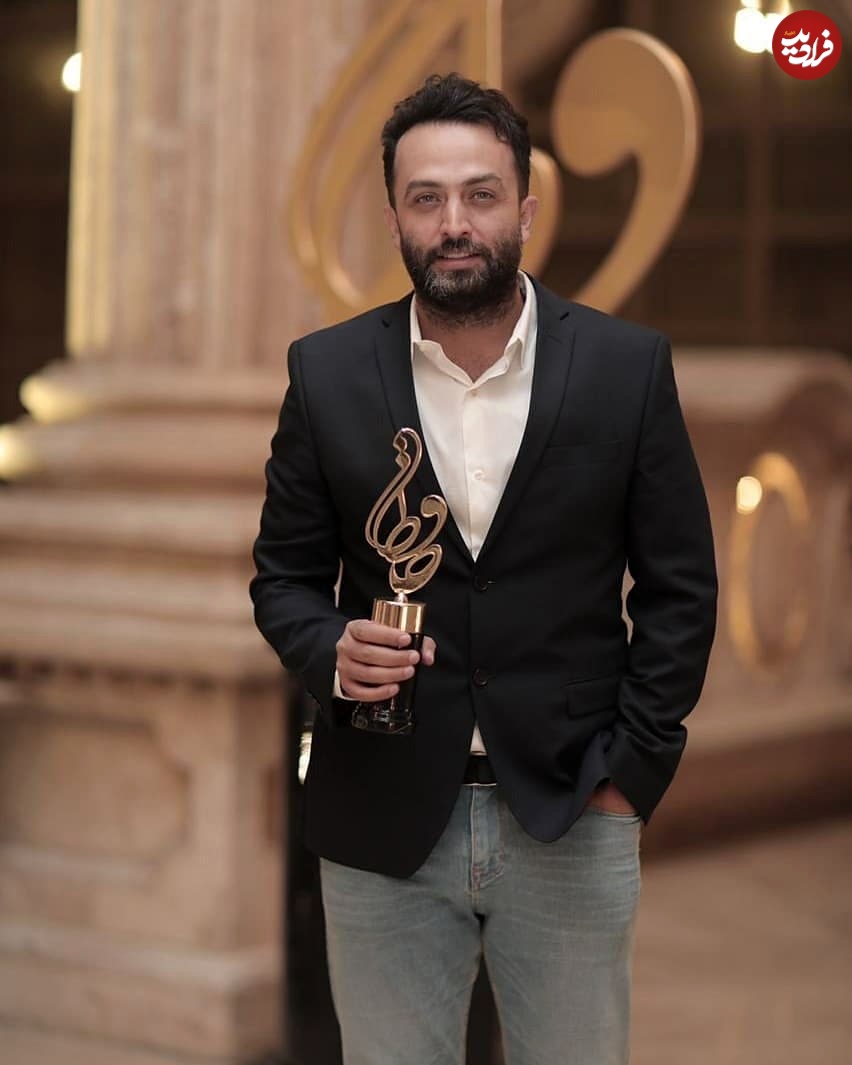 عکس| سفر در زمان؛ «یوزارسیف» بعد دریافت تندیس حافظ؛ سال 1399 عکس| سفر در زمان؛ «یوزارسیف» بعد دریافت تندیس حافظ؛ سال 1399