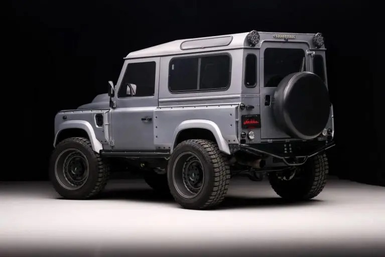 ls3-swapped-91-land-rover-defender-costs-more-than-a-cybertruck-and-mad-max-would-approve_4-767x512_8_11zon