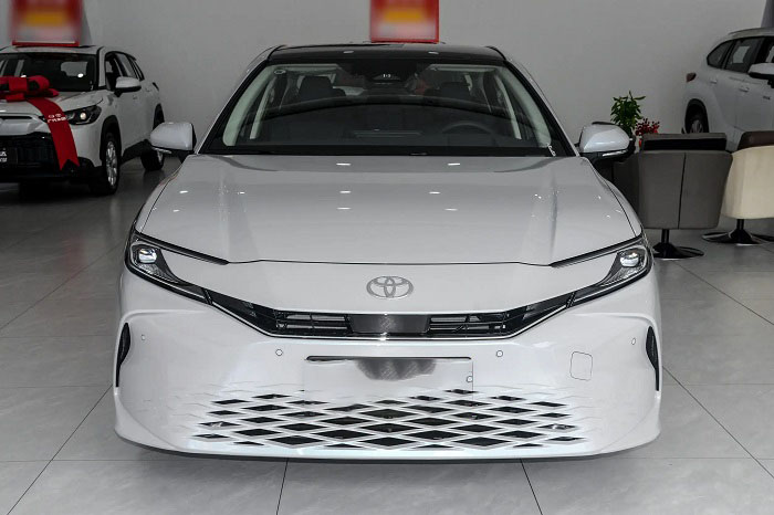 Toyota-Camry-Hybrid-basavosh-16