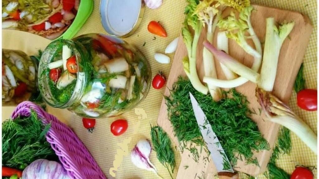 طرز تهیه خانگی ترشی خوشمزه کنگر طرز تهیه خانگی ترشی خوشمزه کنگر
