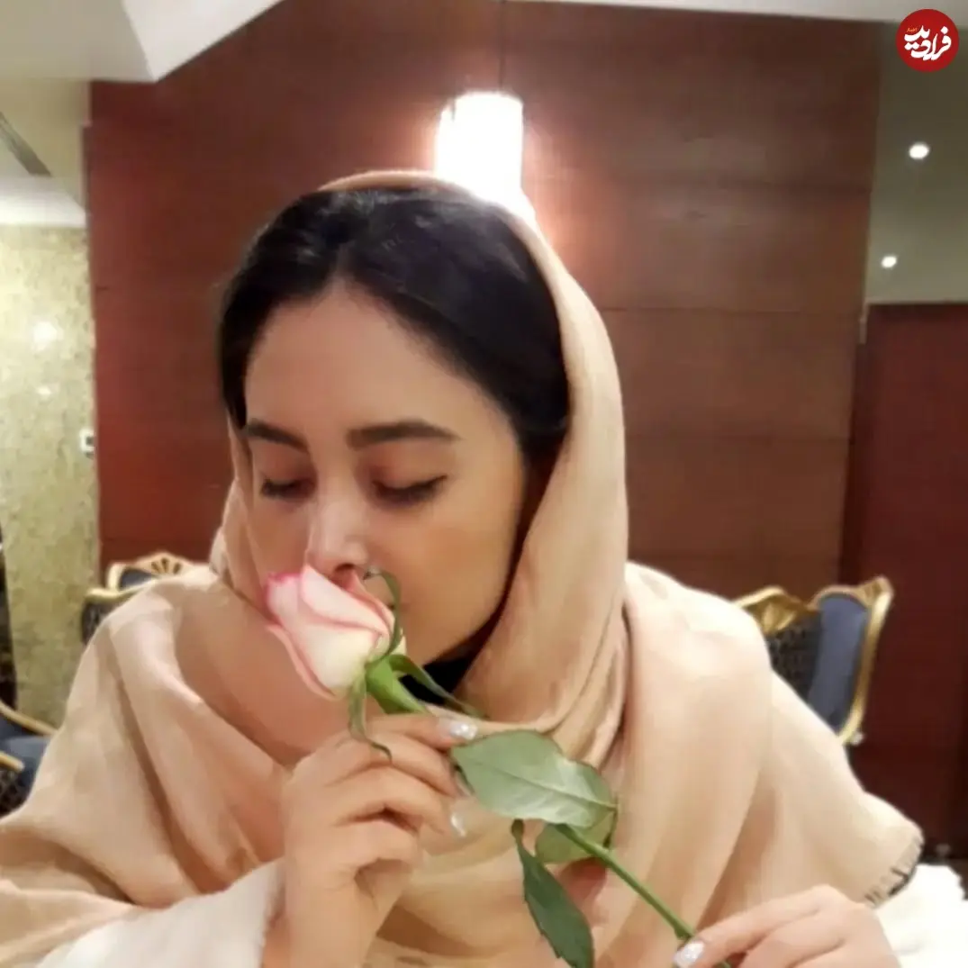 fatemehajawi.official_1701567869_3249309250763337059_7060319089_11zon