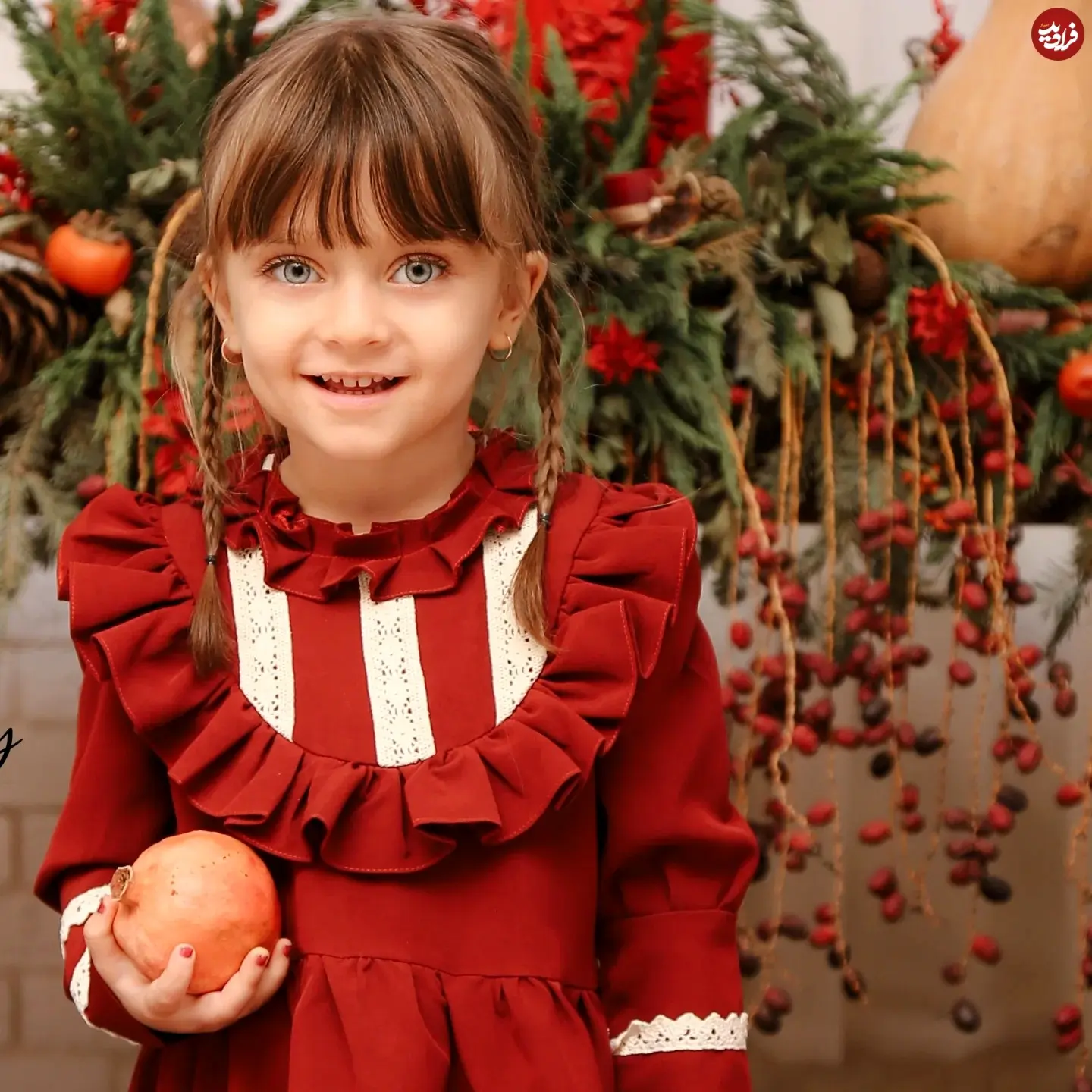 ava_amirzadeh_1766406143_3793212116648377823_8440520499_11zon