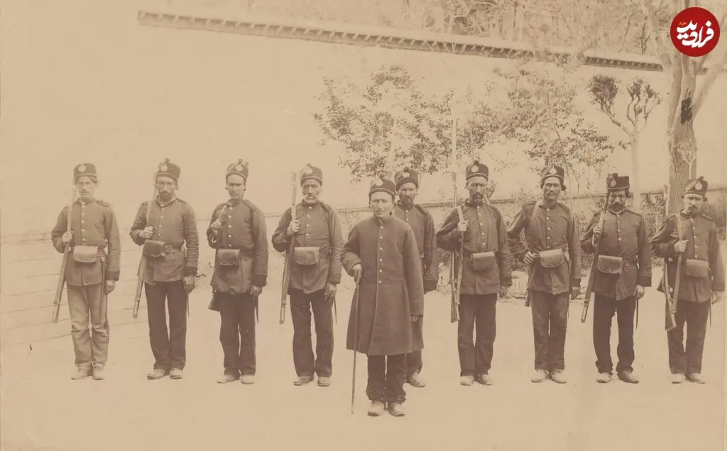 نظامی ها