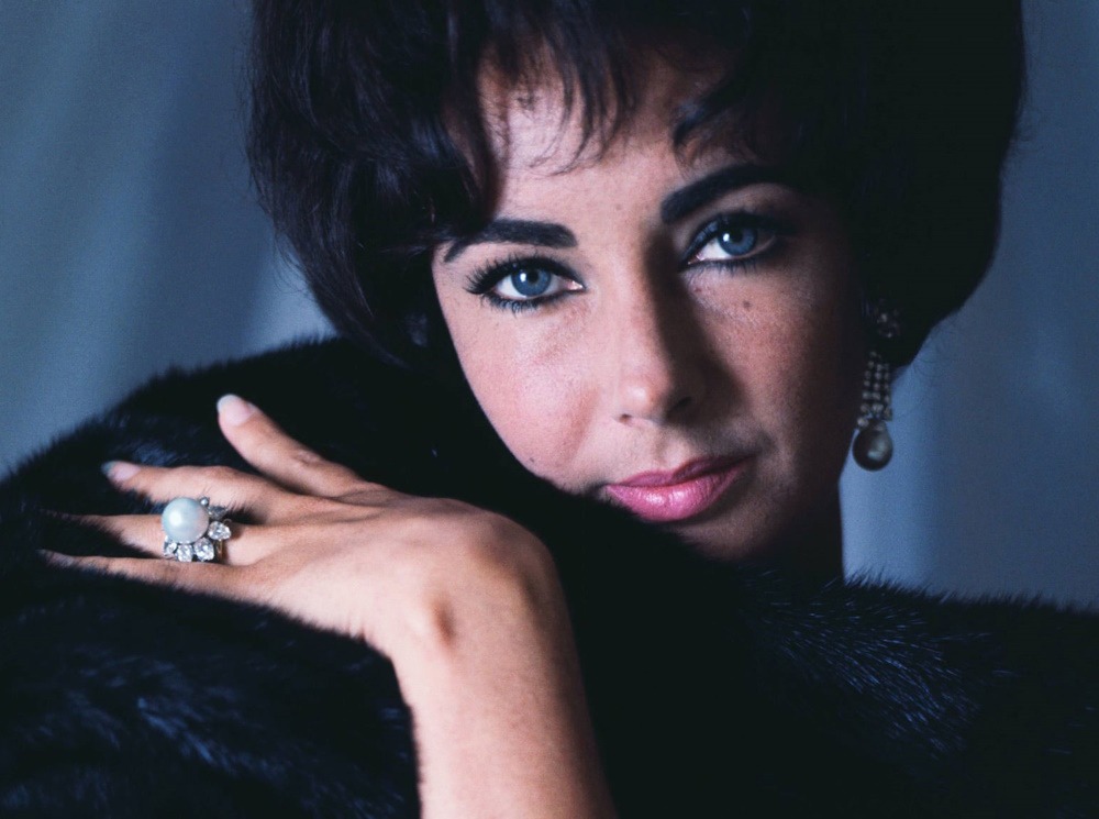 Elizabeth-Taylor-White_Diamonds_Legacy-1_11zon