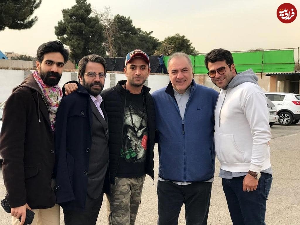 عکس| سفر در زمان؛ «دکتر توفیقی، جواد و هادی» در پشت صحنه سریال بچه مهندس 3؛ سال 99 عکس| سفر در زمان؛ «دکتر توفیقی، جواد و هادی» در پشت صحنه سریال بچه مهندس 3؛ سال 99