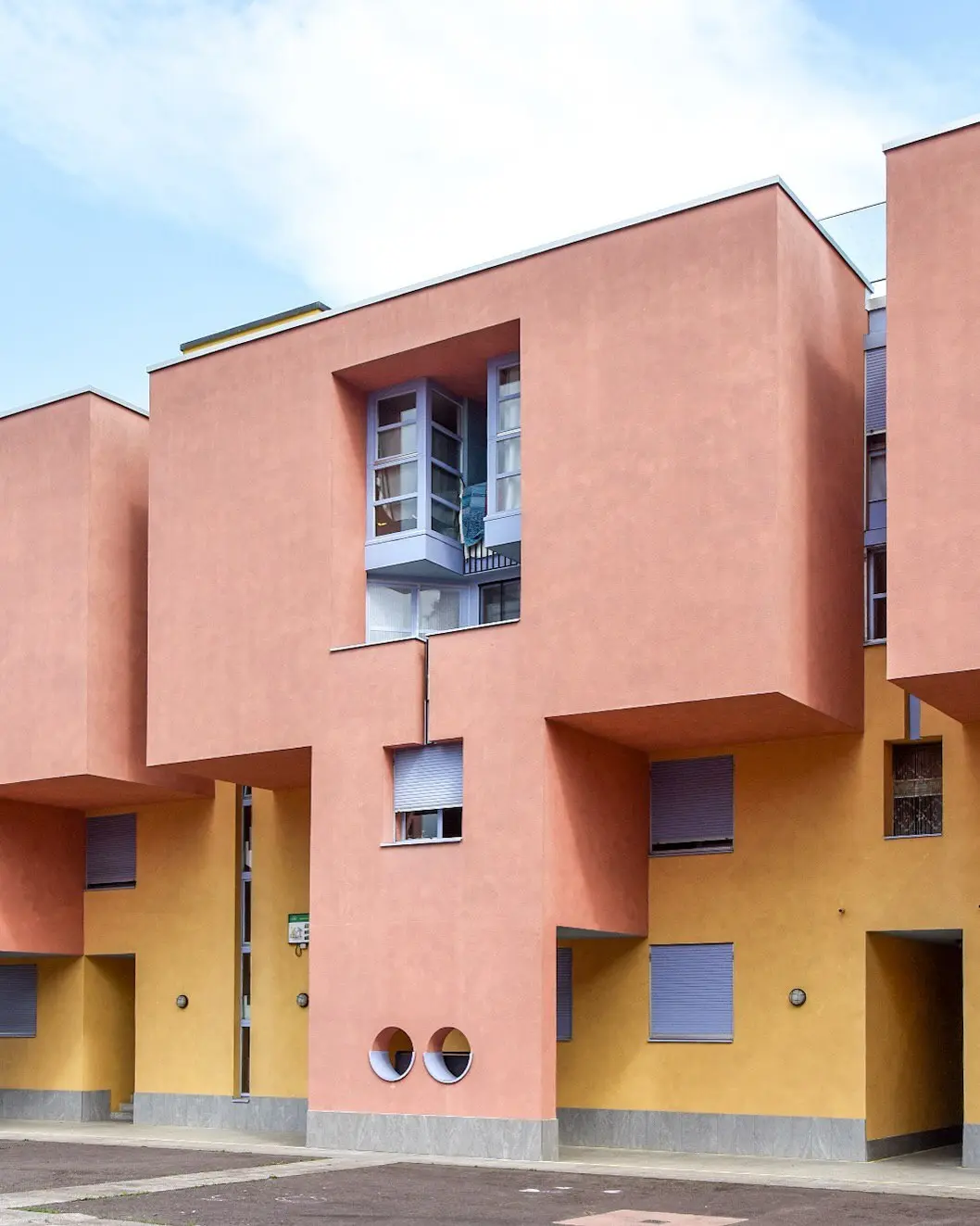 تصاویر| معماری جالب و سرزنده یک مجتمع مسکونی در سوئیس