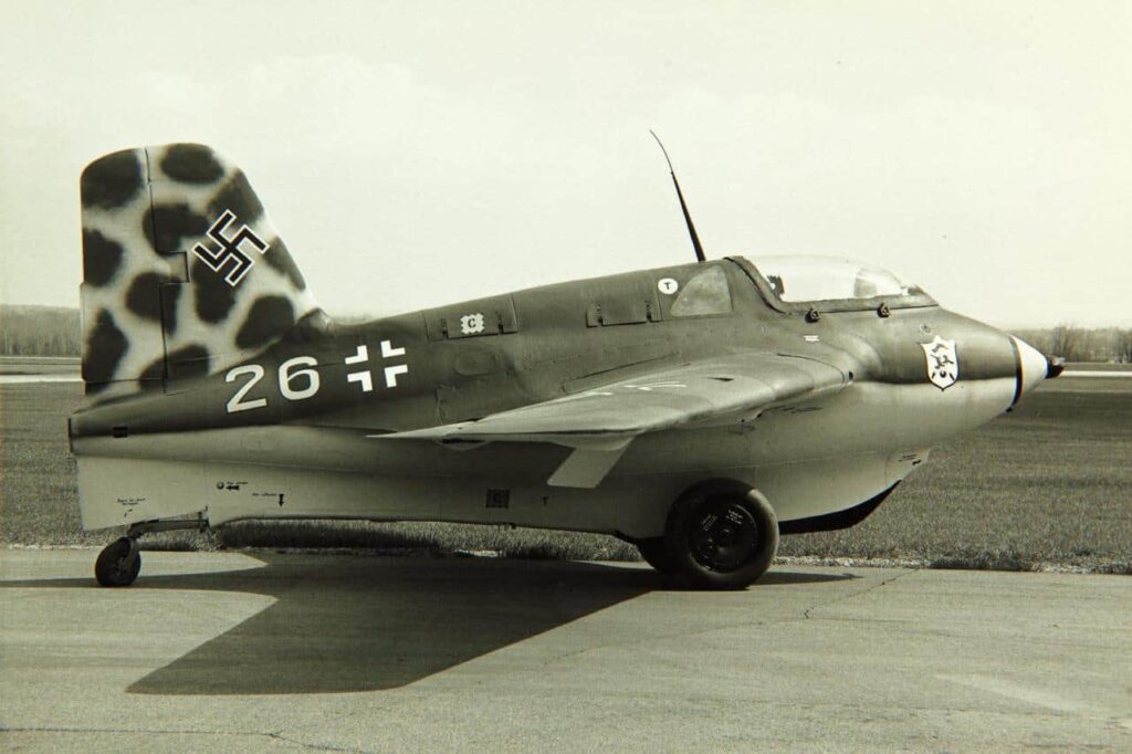 Messerschmitt-Me-163-Kometeer-1024x682