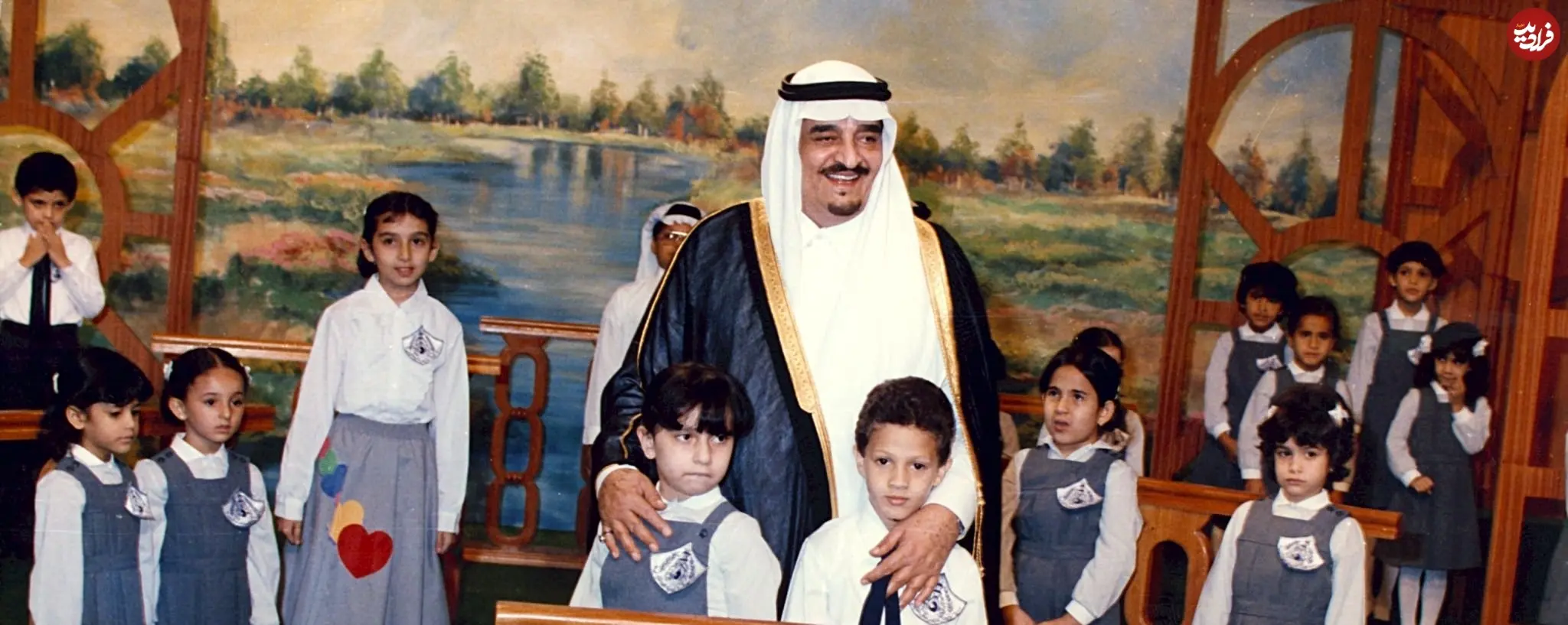 عکس| سفر در زمان؛ «ملک فهد، پادشاه عربستان» در کنار خانواده سلطنتی؛ سال 1375