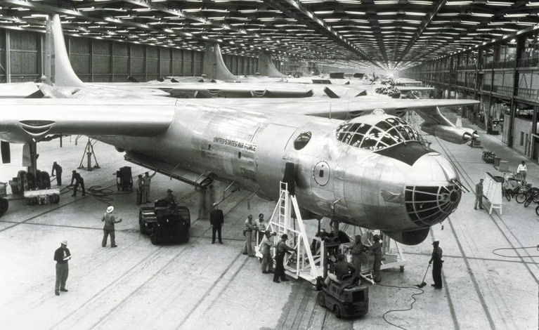 convair-b-36-peacemaker-in-production