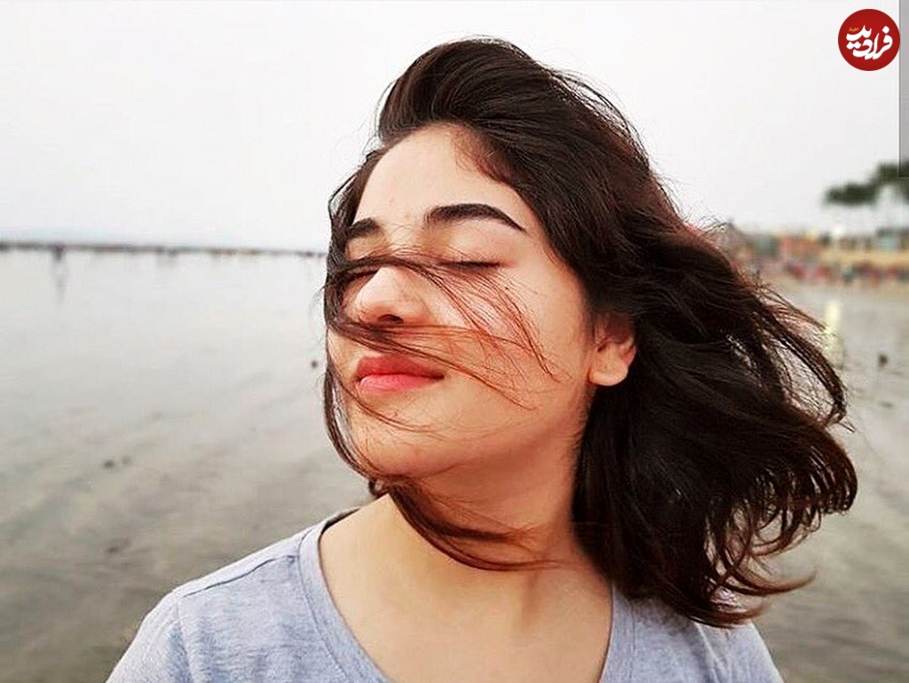 Zaira-Wasim-On-Beach