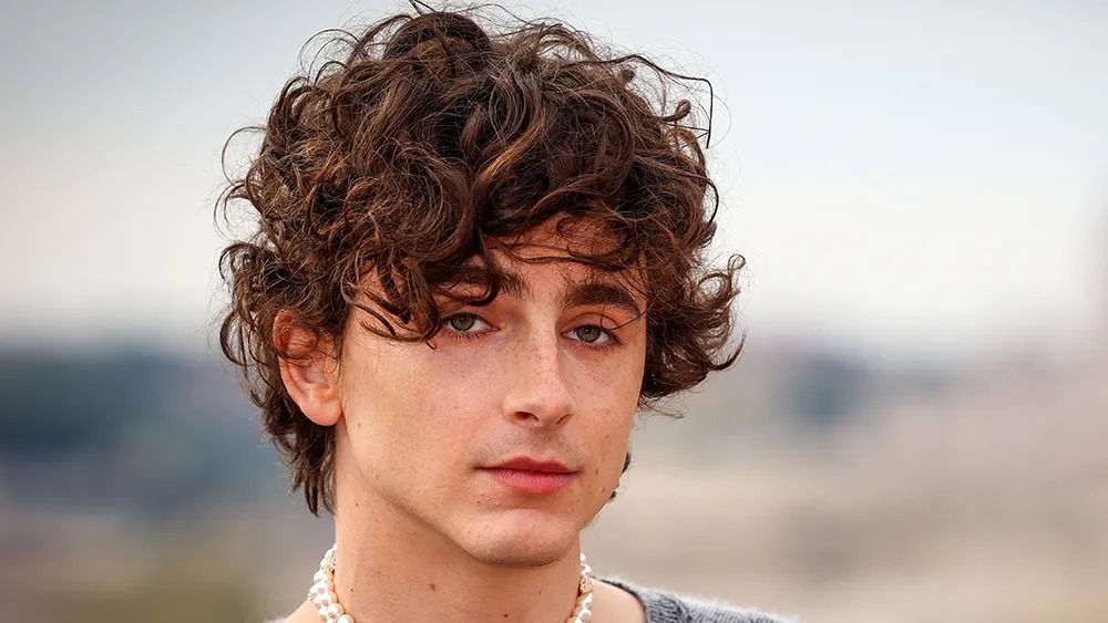 chalamet-bones-and-all-rome-photo-call_3_11zon