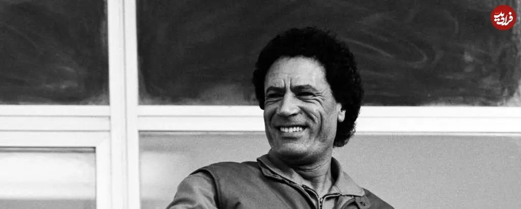 عکس| سفر در زمان؛ «معمر قذافی» در یک تجمع در پایتخت لیبی؛ سال 1365