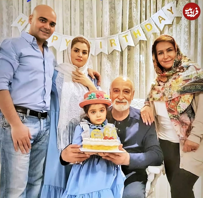 عکس| سفر زمان؛ چهرۀ «کاریماما، دایۀ زلیخا» در 62 سالگی در جشن تولد همسرش «محمود پاکنیت» عکس| سفر زمان؛ چهرۀ «کاریماما، دایۀ زلیخا» در 62 سالگی در جشن تولد همسرش «محمود پاکنیت»