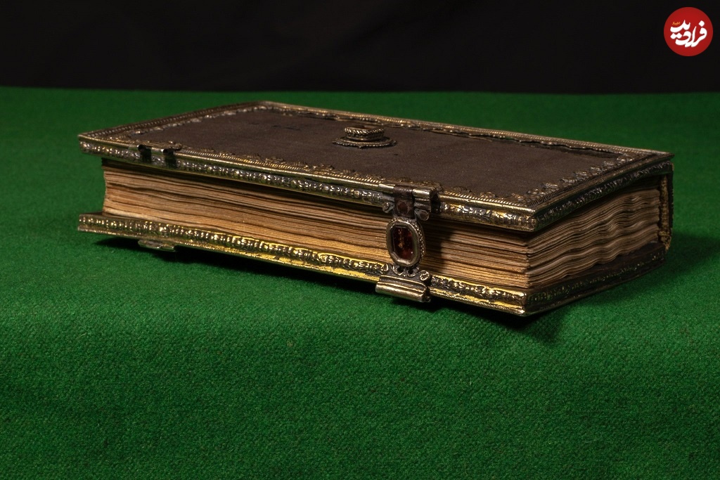 Book-of-Hours-covers-side