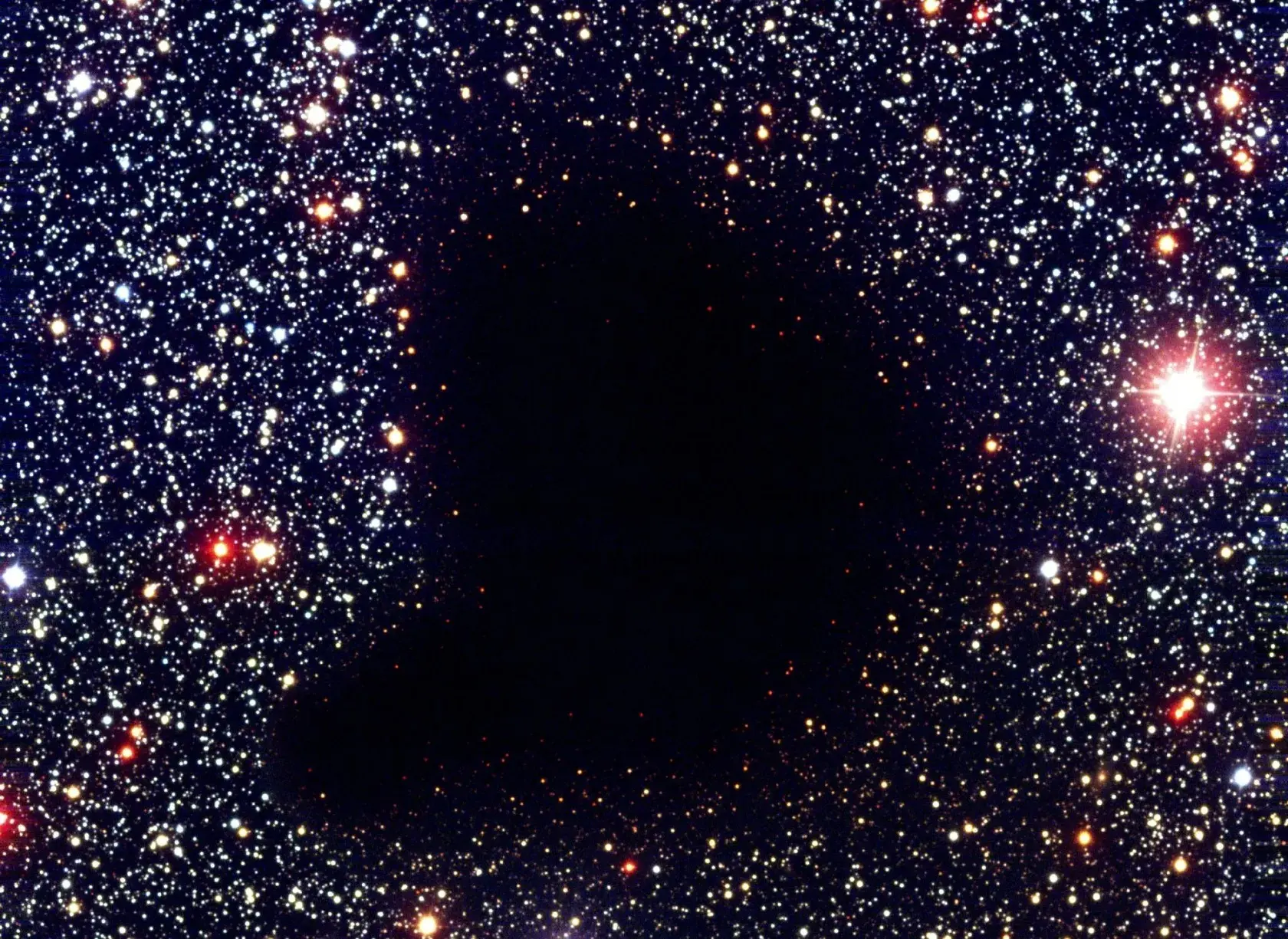 عکس؛ تاریک‌ترین مکان در منظومه شمسی و کل جهان کجا است؟