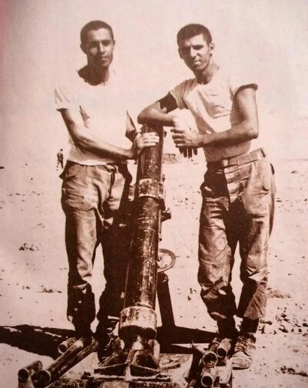 عکس؛ سفر در زمان؛ خسرو شکیبایی در زمان خدمت سربازی در سال ۱۳۴۱