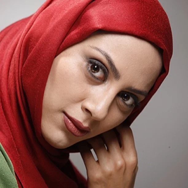 (تصاویر) بیوگرافی و عکس های شخصی مونا فرجاد