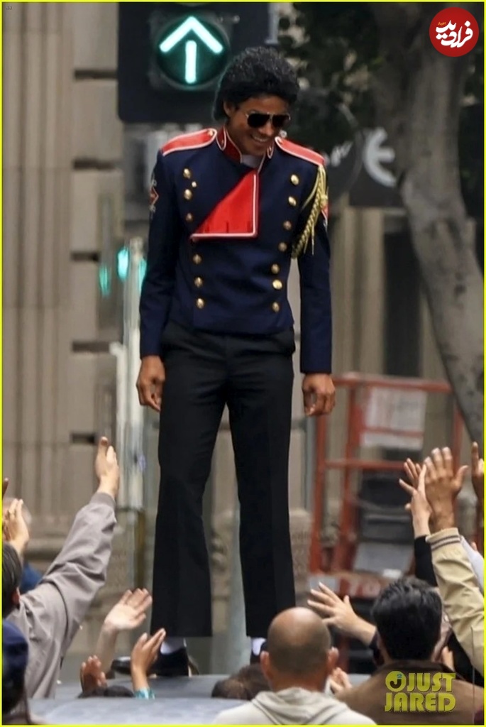 jaafar-jackson-embodies-uncle-michael-jackson-climbs-on-top-of-car-40_11zon