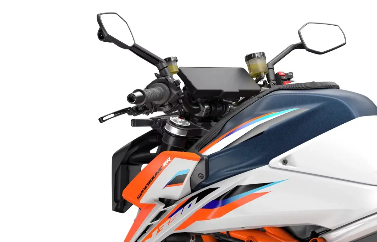 KTM-1390-Super-Duke-RR-3