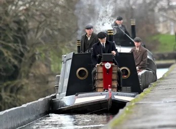 peaky-blinders-new-filming-pictures-wales-dec-1-8-jpg-348x256_11zon