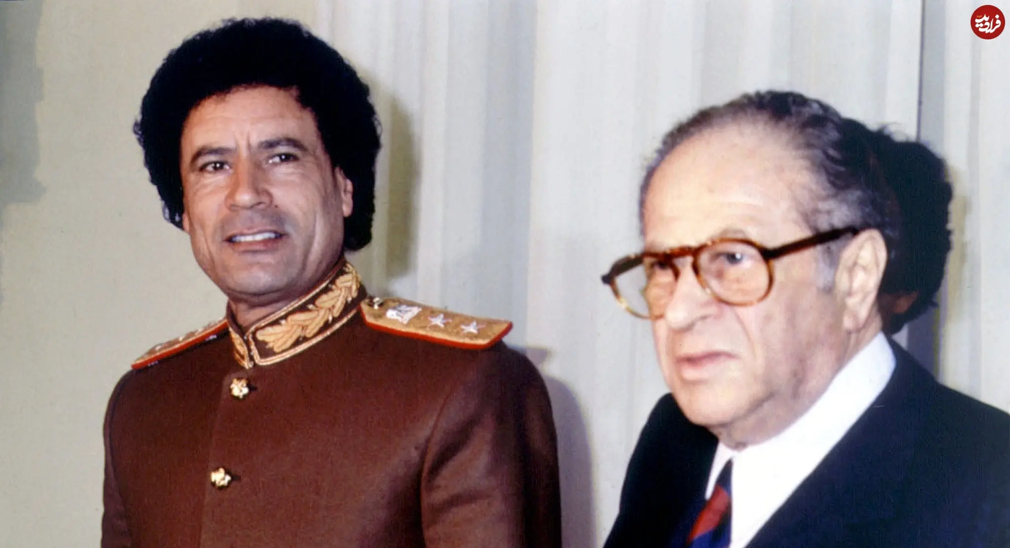 عکس| سفر در زمان؛ «معمر قذافی» در کنار صدر اعظم اتریش در وین؛ سال 1360