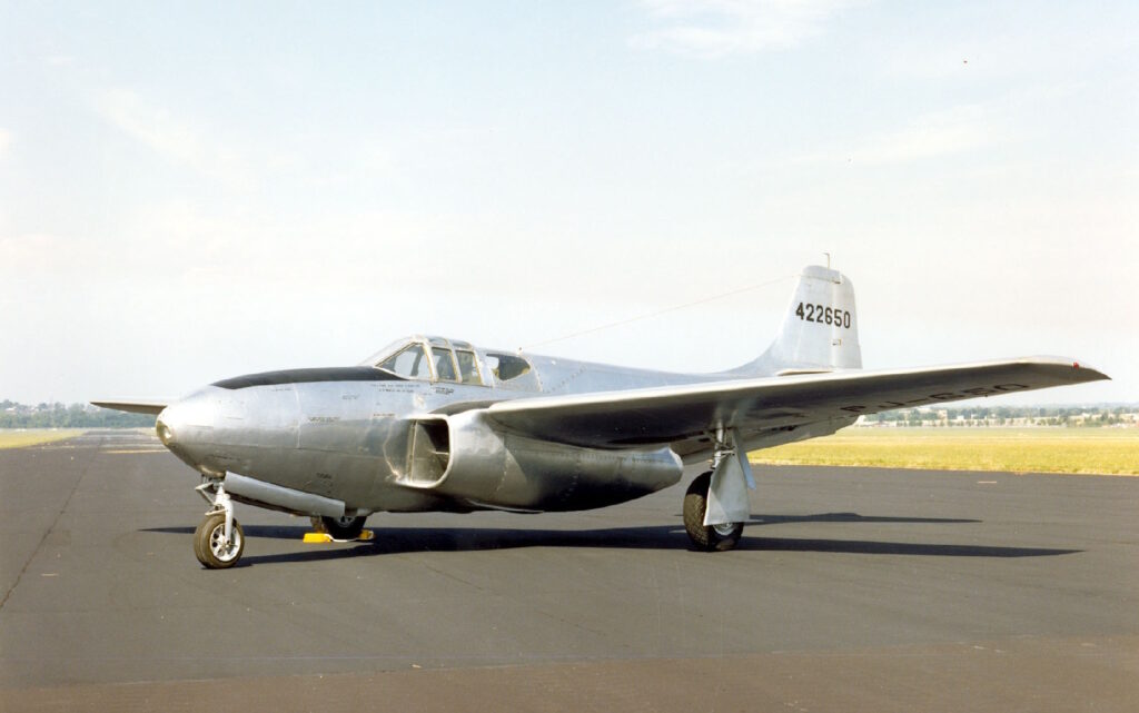 Bell-P-59-Airacomet-1024x641