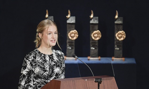 5-s_Leonor_is_seen_giving_a_speech_during_the_Princess_of_A-a-38_1704465729783