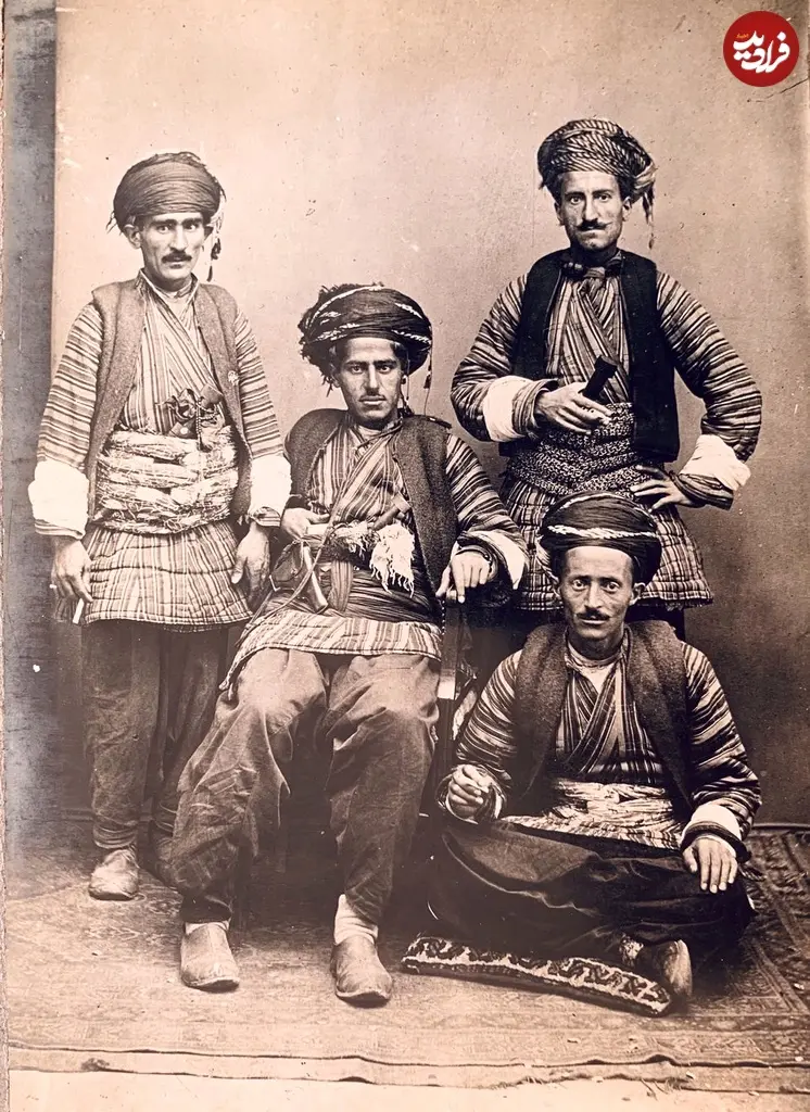 مردان کرد با سیگار