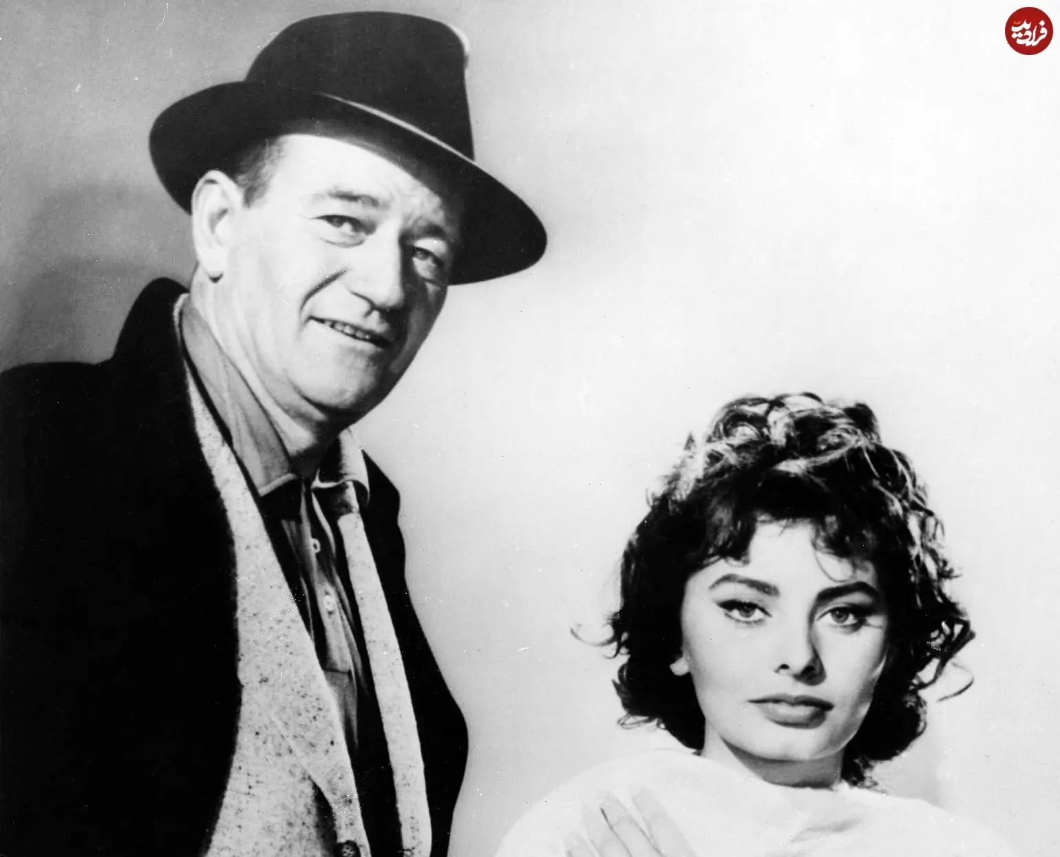عکس| سفر در زمان؛ «سوفیا لورن و جان وین» در اولین تست گریم فیلم افسانه گمشدگان؛ سال 1334