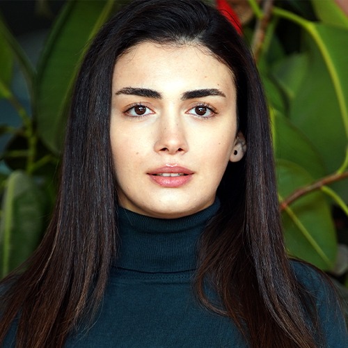 ozge-yagiz-500x500-1_4_11zon