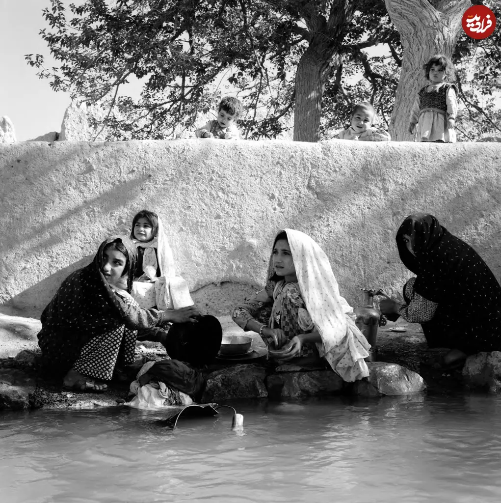 دختران لب جوی دهه 40