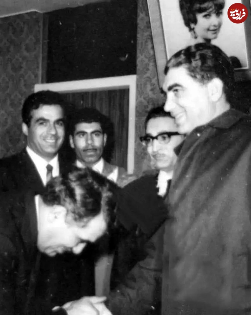 عکس| سفر در زمان؛ «ناصر ملک مطیعی و غلامرضا پهلوی» در منزل شخصی «ایرن»؛ دهه 40 عکس| سفر در زمان؛ «ناصر ملک مطیعی و غلامرضا پهلوی» در منزل شخصی «ایرن»؛ دهه 40
