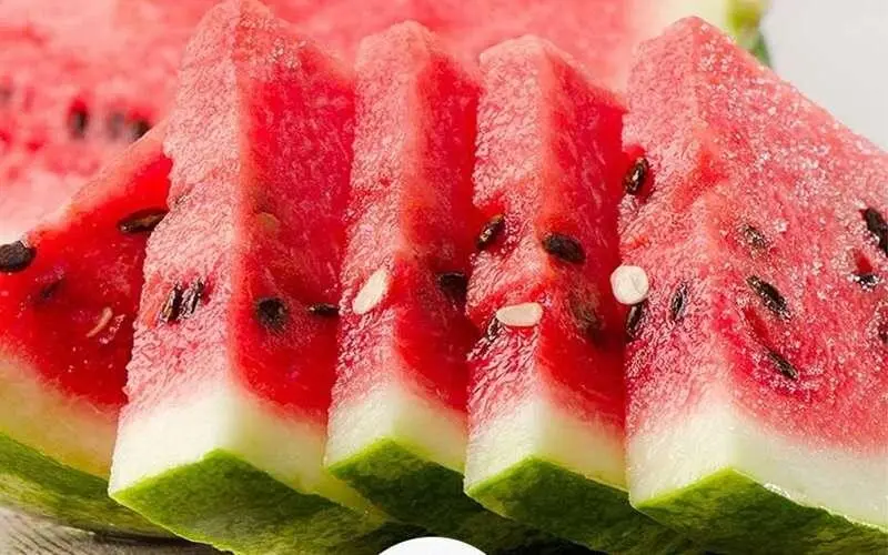 702
