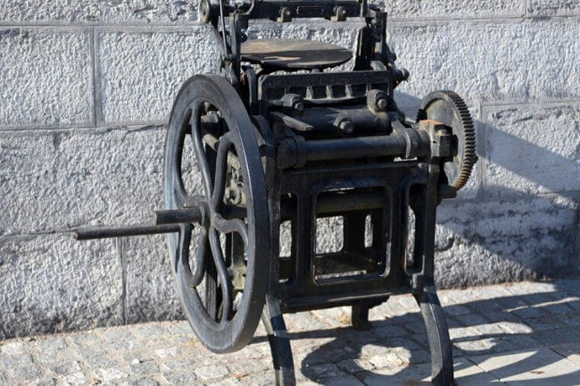 3printing-press_weird-time-facts-760x506