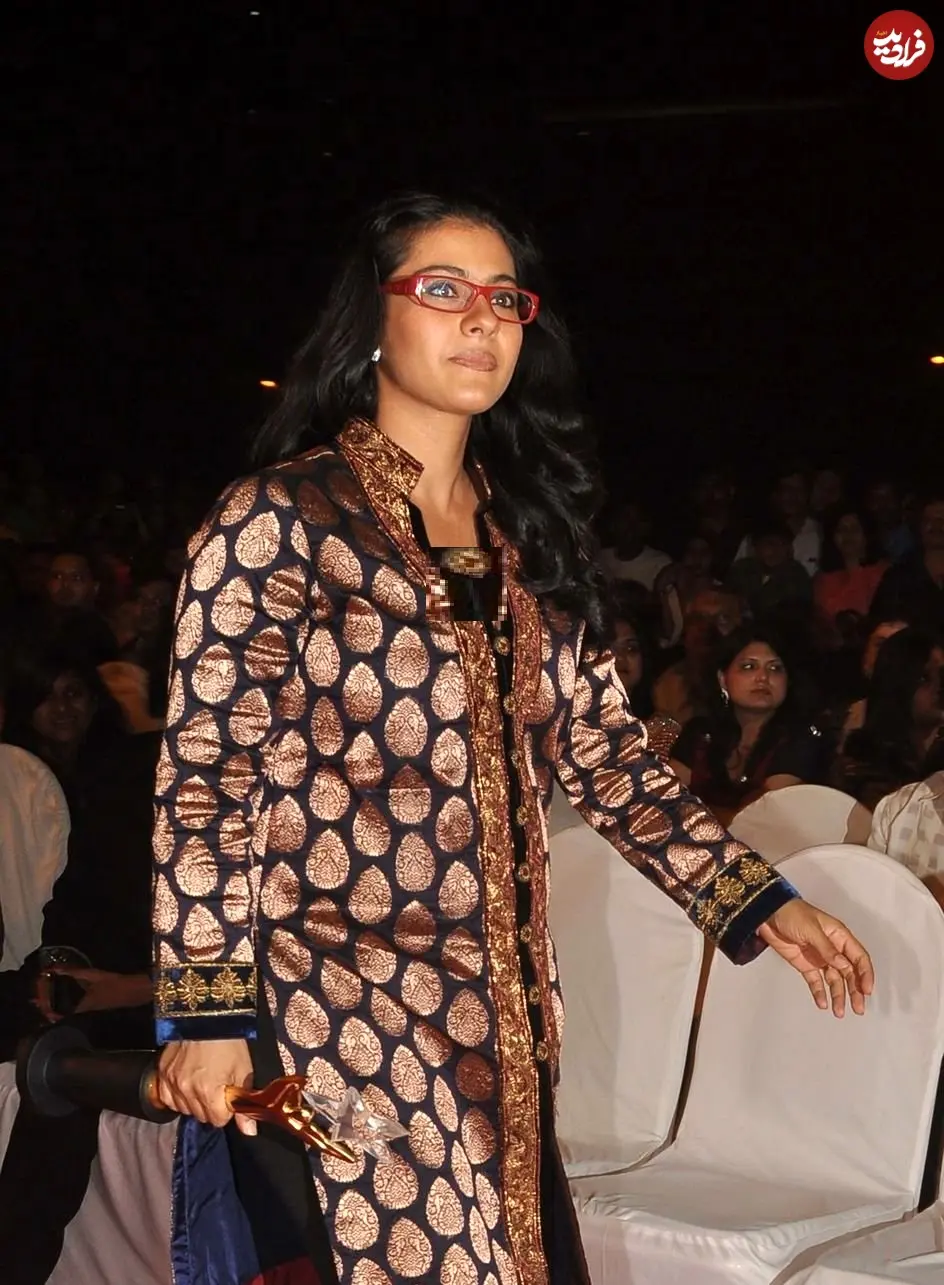 عکس| سفر در زمان؛ «کاجول، ستاره بالیوود» در مراسم جوایز استارداست در بمبئی؛ سال 1389