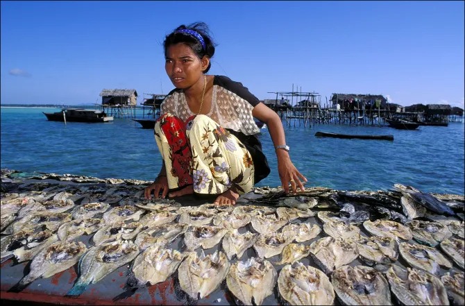 bajau-people-northern-borneo-malaysia-862360961_5_11zon