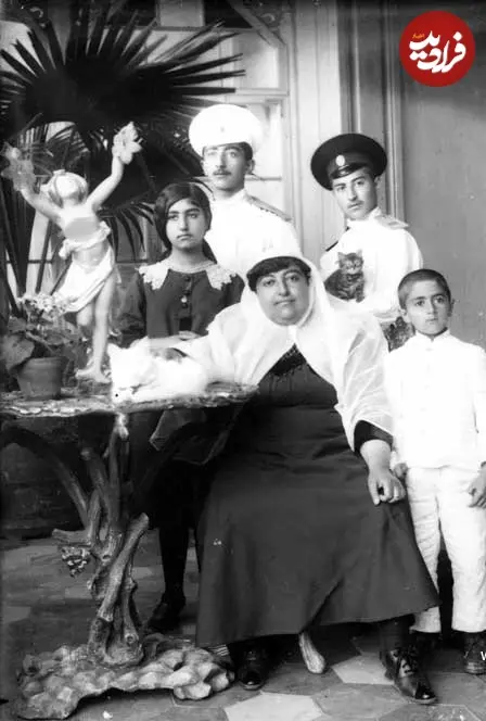 عکس| سفر در زمان؛ «ملکه جهان همسر محمدعلی شاه» و فرزندانش در بندر اودسای روسیه