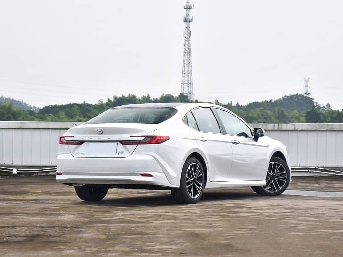 Toyota-Camry-Hybrid-basavosh-3