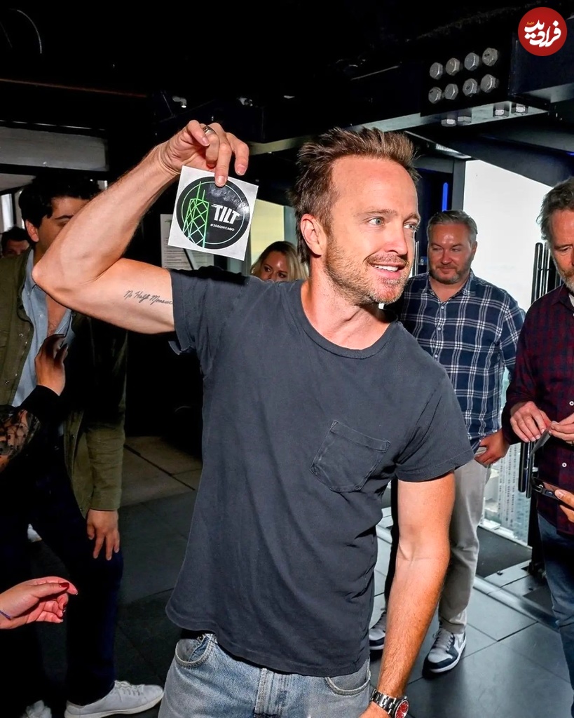 aaron_paul_fc_1727623695_3467881362686749927_50098740650_11zon