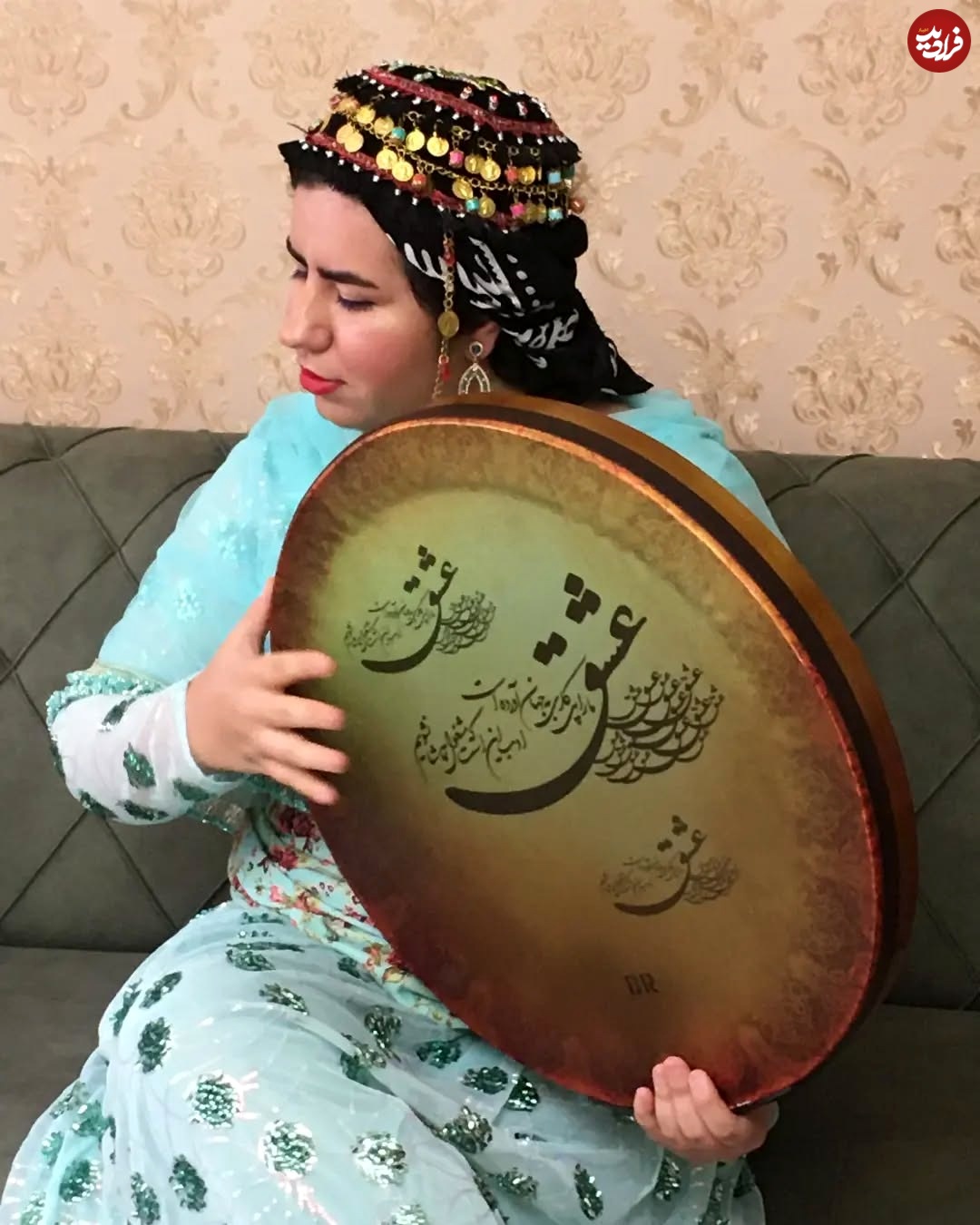 عکس| سفر در زمان؛ «روناک» سریال نون خ در حال دف نوازی؛ سال 1402 عکس| سفر در زمان؛ «روناک» سریال نون خ در حال دف نوازی؛ سال 1402