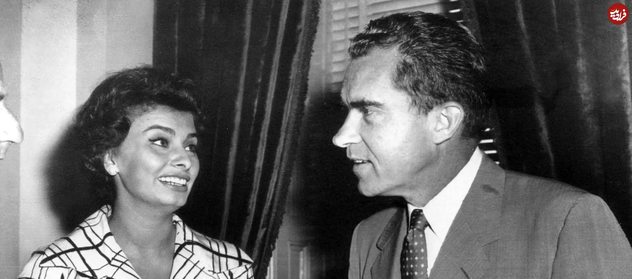 عکس| سفر در زمان؛ «سوفیا لورن» در جریان دیدار با ریچارد نیکسون در واشنگتن؛ سال 1336