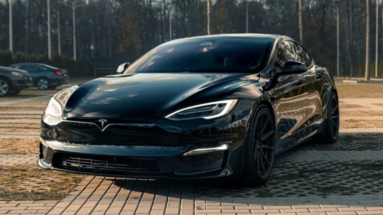 tesla-model-s-plaid--767x431_11zon