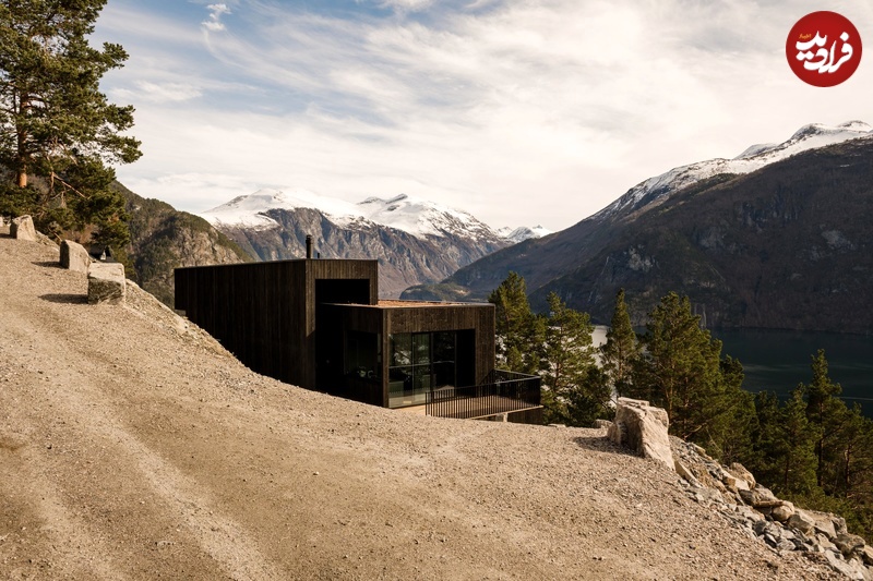 18-07-holiday-home-office-inainn-architecture-norway_dezeen_2364_col_14